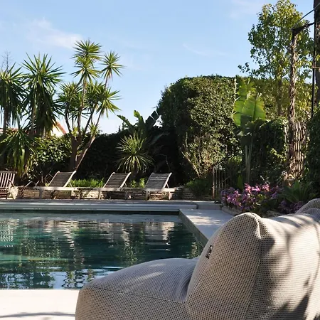 Luxury Pool & Sea View